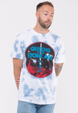 Paradiso Clothing QUEENS OF THE STONE AGE BRANCA SWORD DIP DYE - Print T-shirt - white