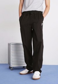Puma BETTER CLASSICS PANTS - Broek - black