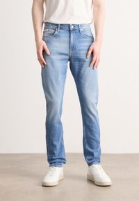 Calvin Klein Jeans - Slim fit jeans - denim medium Thumbnail Image 1