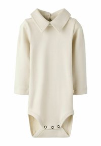 Bodysuit de manga larga color beige con cuello plano, fabricado en suave algodón. Presenta tres cierres a presión en la parte inferior.