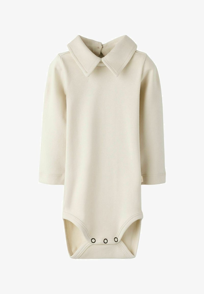 Beige garais piedurknēm bodijs ar plakanu apkakli, izgatavots no mīksta kokvilnas auduma. Tam ir trīs pogu aizdare apakšā.