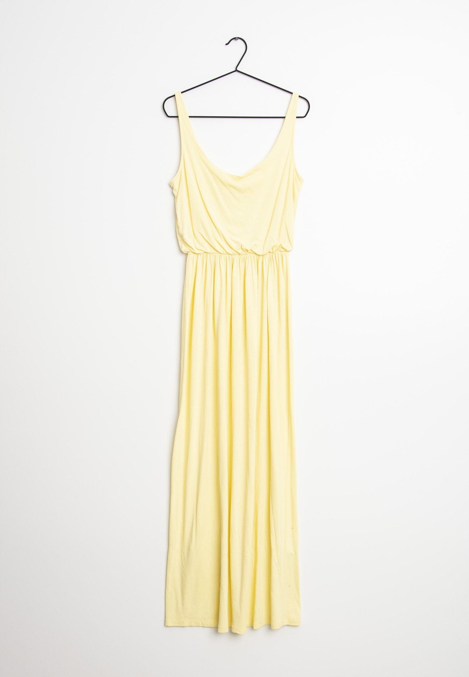 yellow and white outfits at mr price