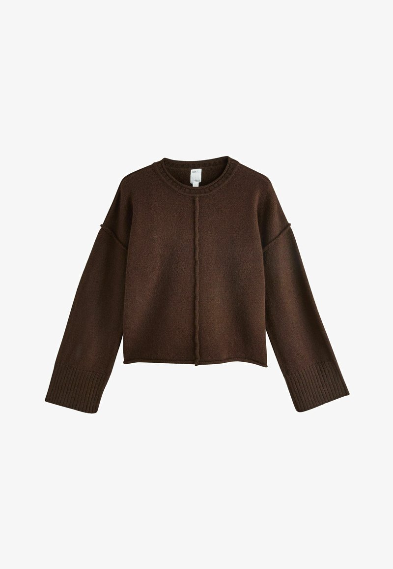 Pull à manches longues marron foncé avec col rond, larges poignets côtelés, épaules tombantes et une couture centrale verticale à l'avant.
