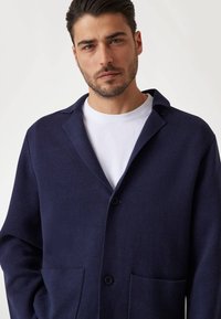 Thumbnail Image 4