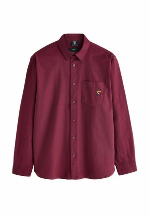 Bordeauxrotes Langarmhemd mit Button-Down-Kragen, Brusttasche und einem gestickten Design mit einem mehrfarbigen Balken und einer Flasche.