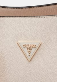 Guess MERIDIAN GIRLFRIEND TOTE - Ručna torba - light rose