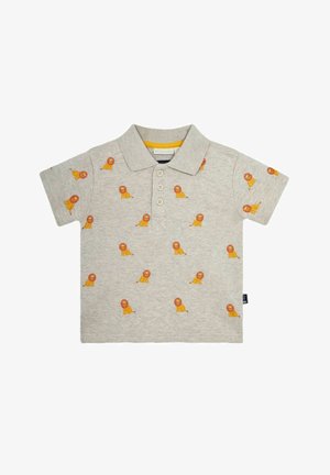 Polo gris clair à manches courtes avec de petites illustrations de lions orange et jaune partout et trois boutons au col.