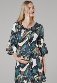 Unselected, zielone liście