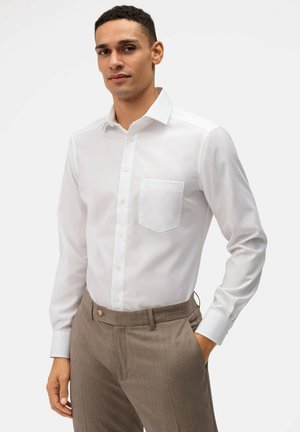 OLYMP Luxor MODERN FIT - Businesshemd - white