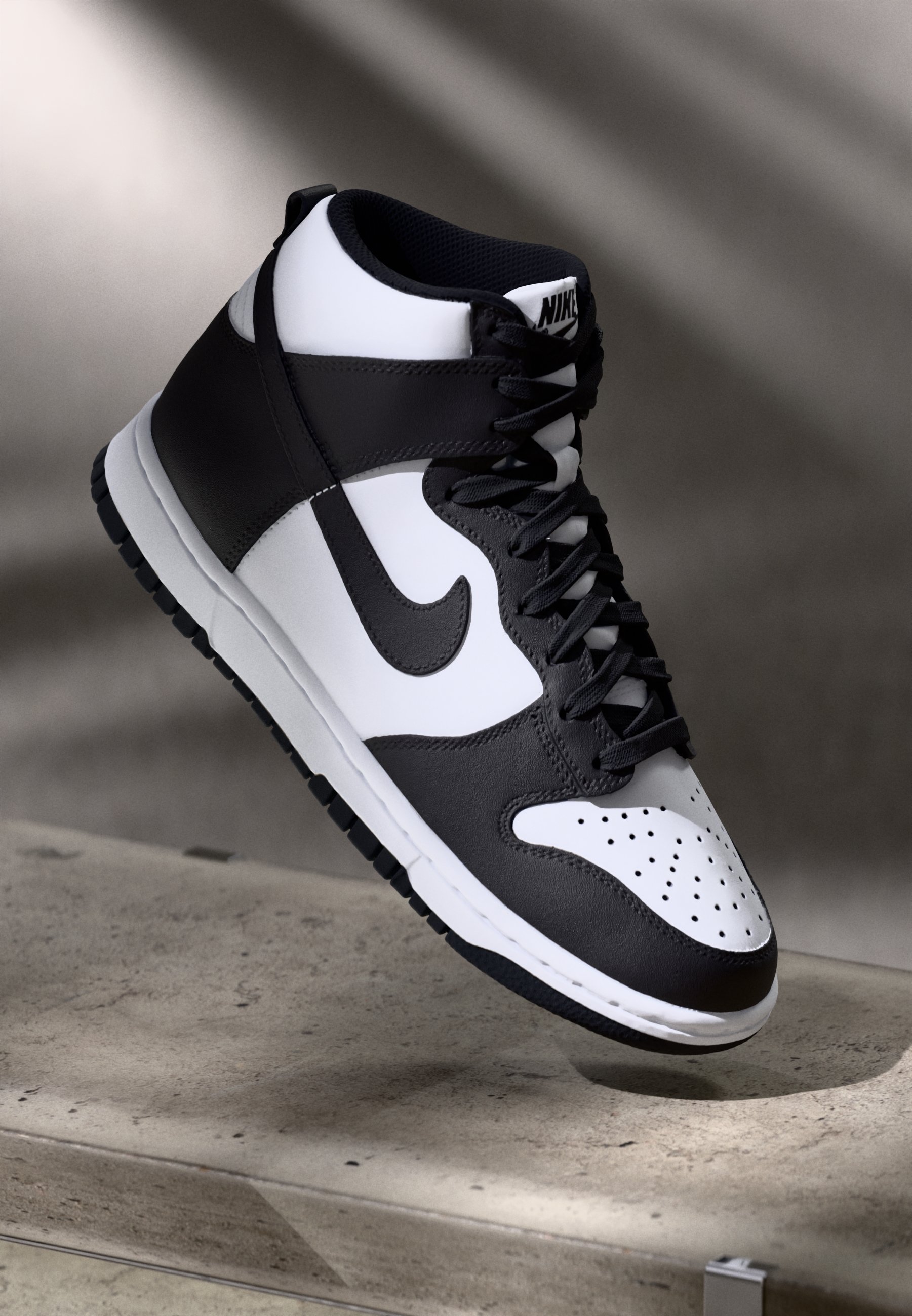 Nike Black and White Textured High-Tops Men main image 3