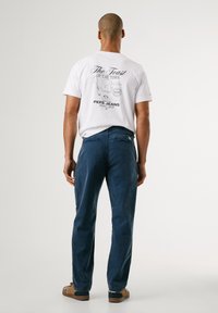 Pepe Jeans REGULAR FIT - Pantalones - dulwich blue