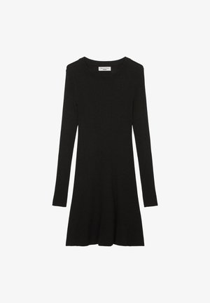 Črna rebrasta obleka z dolgimi rokavi in okroglim ovratnikom ter širšim krilom. Narejena iz strukturirane tkanine, z oprijetim korpusom, ki preide v ohlapen rob.