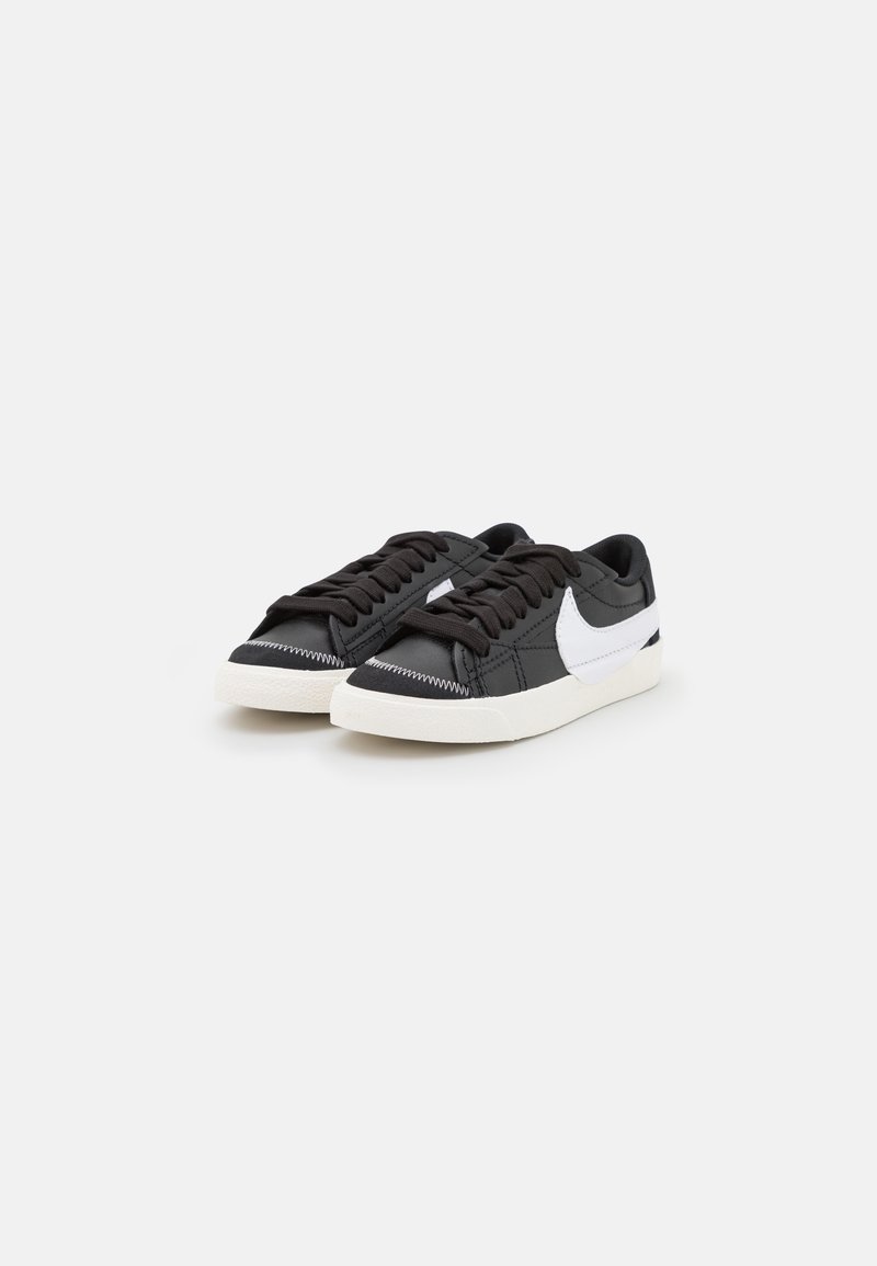 blazer low 77 jumbo black