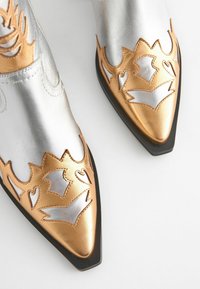Next REGULAR FIT - Cowboy/motoros bokacsizma - metallic