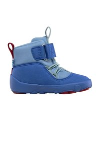 Stivale blu per bambini con tomaia in materiale morbido, cinturino in velcro, chiusura con lacci e suola in gomma con dettagli rossi.