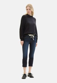 TOM TAILOR TTALEXA cropped - Kavbojke slim fit - rinsed blue denim
