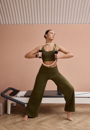 Next, REGULAR FIT - ACTIVE BALANCE SPORTS WIDE - Broek - olive green