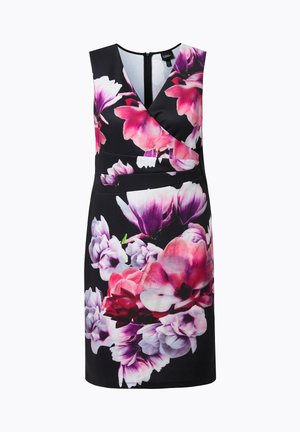 Hihaton musta mekko, jossa on V-kaula-aukko ja suuri vaaleanpunainen, violetti ja valkoinen kukkakuvio. Mekossa on kietaisuvyötärö ja selän vetoketju.