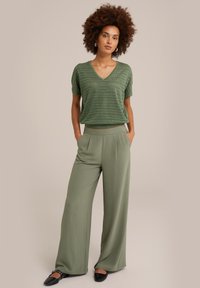 WE Fashion Trui - green