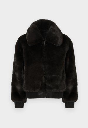 Schwarze Bomberjacke aus Kunstpelz mit Reißverschluss vorne, großem Kragen, gerippten Bündchen und Bund. Weiche Textur und kurz geschnittenes Design.