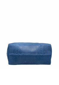 Modrý kabelka z hadí kůže s texturovaným povrchem s motivem hadí kůže. Obdélníkový tvar s zaoblenými hranami a plochým dnem.