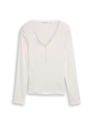 Witte henley met lange mouwen en zes knopen op de voorkant, weergegeven tegen een witte achtergrond.