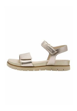 Metallische goldene Sandalen mit verstellbaren Riemen, Klettverschluss, gepolstertem Fußbett und einer strapazierfähigen, hellen Außensohle.