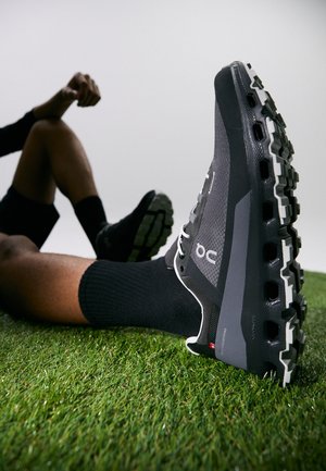On CLOUDVISTA WATERPROOF - Laufschuh Trail - eclipse black