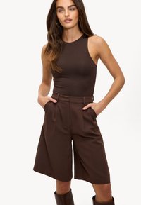 Non sélectionné, shiny brown dark