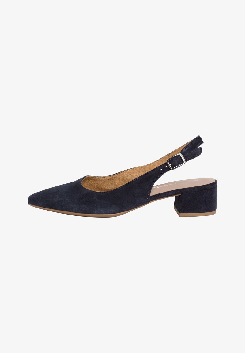 Chaussure slingback en daim bleu marine avec bout pointu, talon bloc bas et bride à boucle argentée réglable.