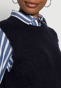 Marks & Spencer Sweter