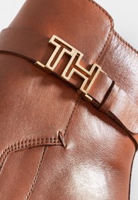 Tommy Hilfiger Bottines - cognac