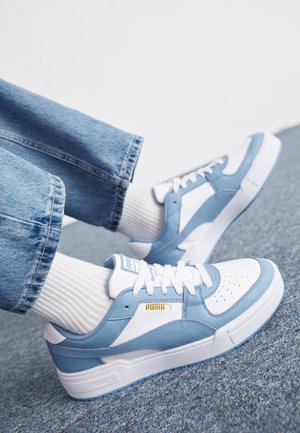 Matalavartiset tennarit - white