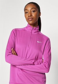 Nike Performance DRI-FIT PACER - Top dugih rukava - hot fuchsia