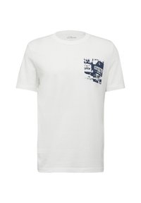 Witte t-shirt met korte mouwen van katoen, met een marineblauw grafisch ontwerp op de linkerborst van een motelreclame en de tekst "Kom binnen OPEN."