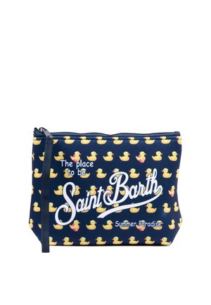 Pochette marine zippée avec motif répété de canards en caoutchouc jaunes et texte blanc "The place to be Saint Barth Summer Paradise."