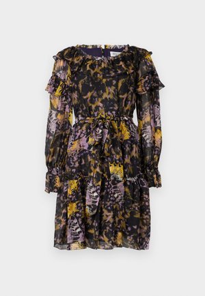 Šaty s květinovým vzorem, dlouhý rukáv, v černé, fialové a žluté průsvitné tkanině. Mají volánkový výstřih, elastické manžety a pásek na zavázání.