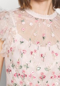 Needle & Thread Cocktailklänning - nude