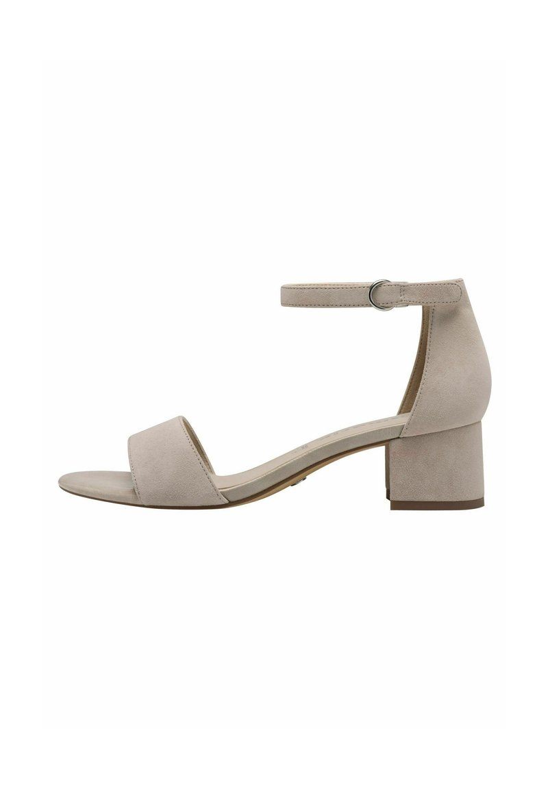 Beige mockask blockklack-sandal med ankelrem och bred tånäppa, med en slät yta och minimalistisk design.