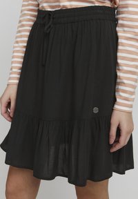 Oxmo OXEIRA - Krilo A-kroja - black