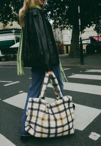 Next BORG - REGULAR FIT - Shopping bags - stripe