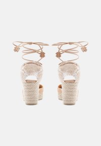 Castañer CARINA - Πλατφόρμες σανδάλια - tostado