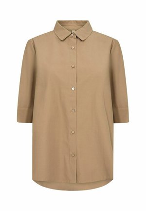 Cămașă maro, cu nasturi, cu guler și mâneci scurte. Material neted, margine curbată și nasturi negri standard pe față.