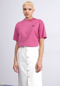 Carhartt WIP NELSON - Jednoduché tričko - magenta