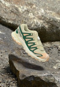 Ikke valgt, transparent yellow/green jacket/alm