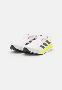 adidas Performance ADISTAR 3 - Hardloopschoenen voor op de weg - footwear white/night metallic/lucid lemon