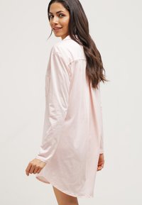 Hanro DELUXE - 1/1 ARM 90 CM - Camicia da notte - tender rose