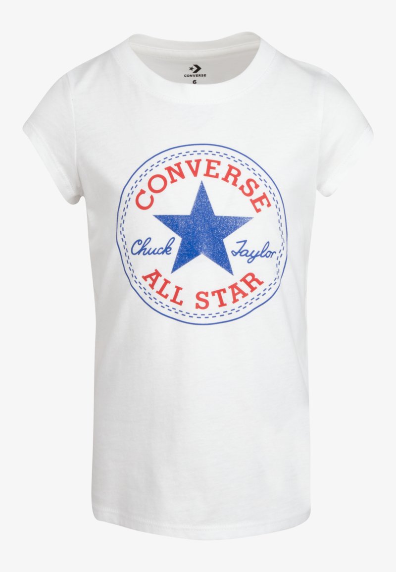 Camiseta de algodón blanca con una estrella azul y texto rojo con las palabras "CONVERSE", "Chuck Taylor" y "ALL STAR" en un diseño circular.