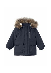 Dziecięca granatowa zimowa kurtka z kapturem wykończonym sztucznym futrem, kieszenią na zamek na piersi, dwoma kieszeniami z klapką z przodu i długimi rękawami.