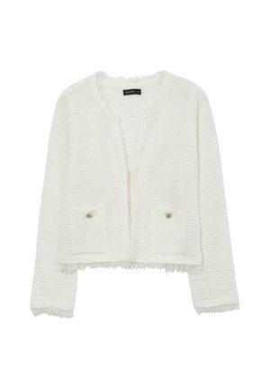 Cardigan bianco corto realizzato in tessuto testurizzato, con scollatura a V, bordi sfrangiati e due tasche frontali con bottoni decorativi.
